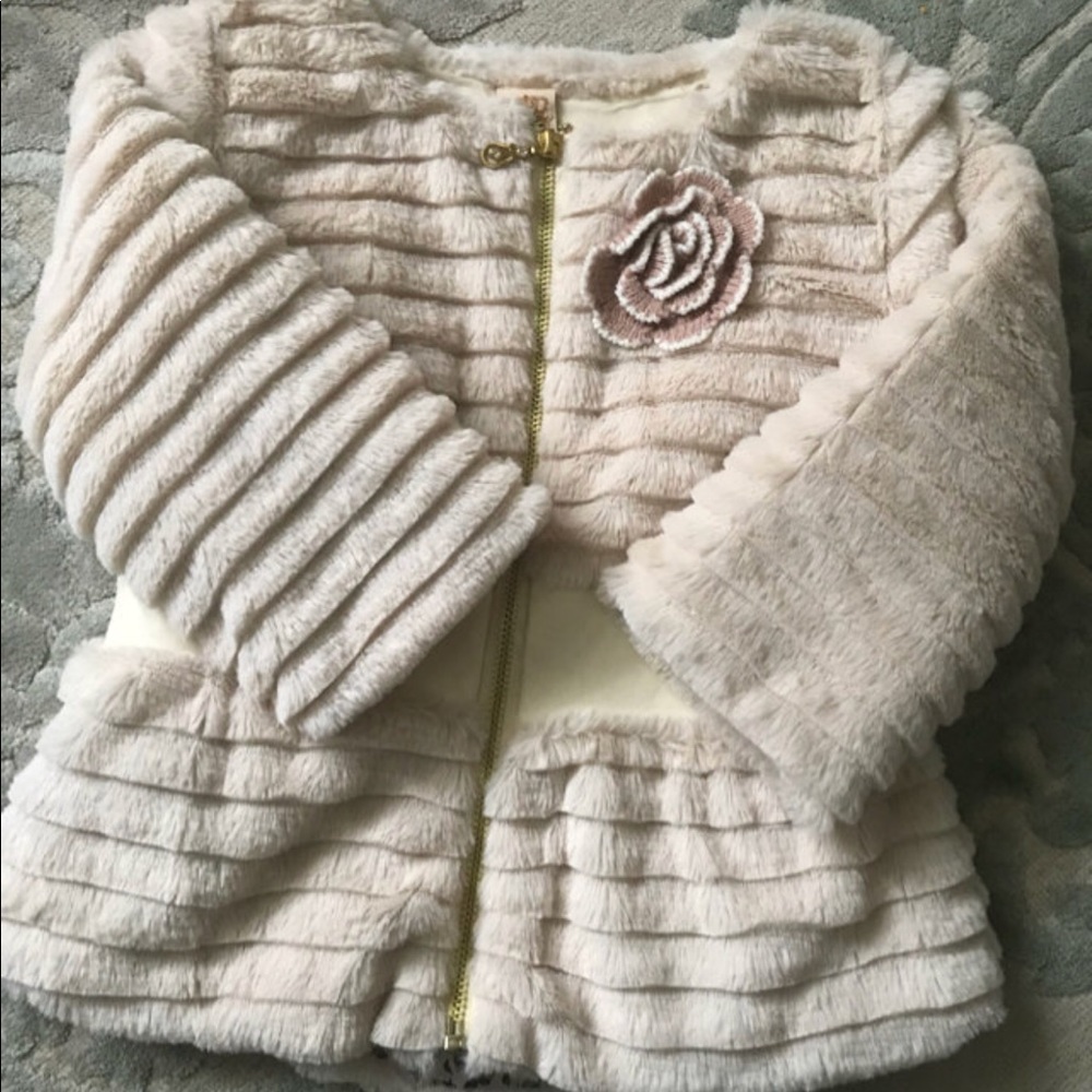 Cream faux fur light coat